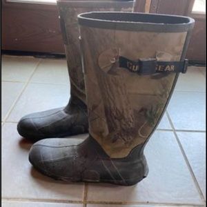 Men’s Guide Gear brand boots